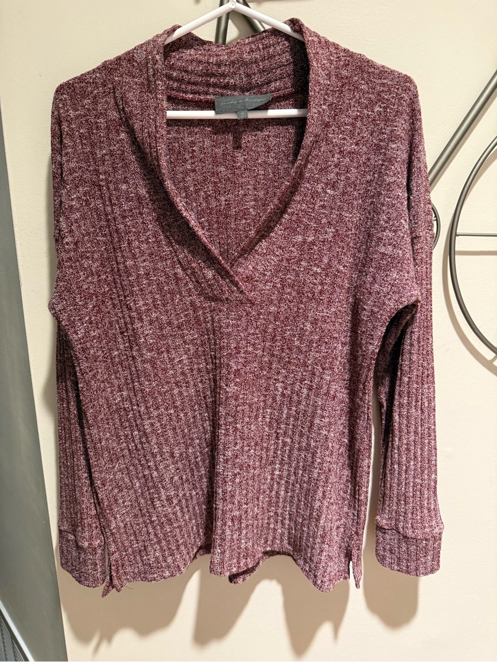Sunday in Brooklyn V-Neck Wide Rib Knit Sweater Size M Burgundy Heathered Cozy